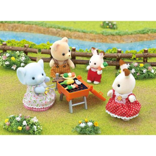 Игровой набор Sylvanian Families Пикник с барбекю для друзей Epoch 5640 фото 4